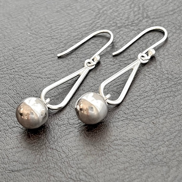 🔴SALE🔴 Vintage Mexican handmade artisan sterling silver ball dangle earrings - Picture 2 of 6